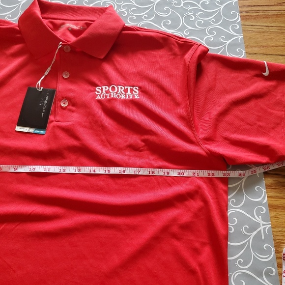 Nike Sports Men Polo Shirt - Picture 3 of 8